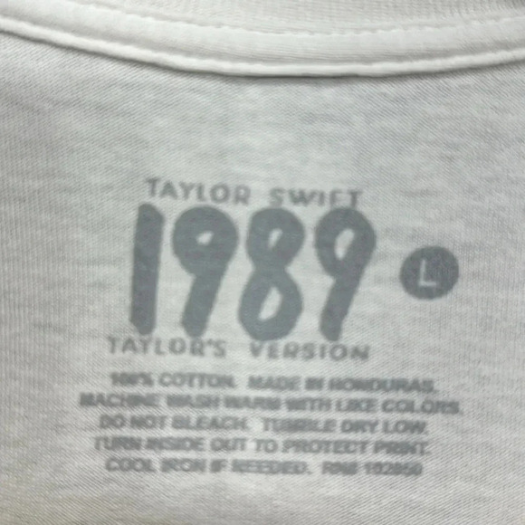TAYLOR SWIFT Taylor’s Version 1989 Tour Off White Lg Concert S/S T-Shirt - Picture 10 of 16